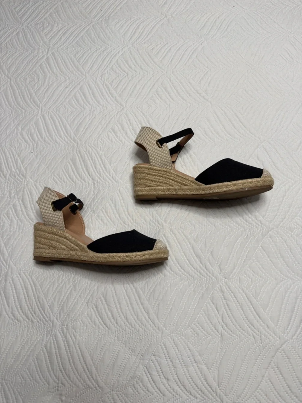 Journee Collection Ashlyn Women’s Black Espadrille Wedge Heels. Size 8.5 - Picture 4 of 7
